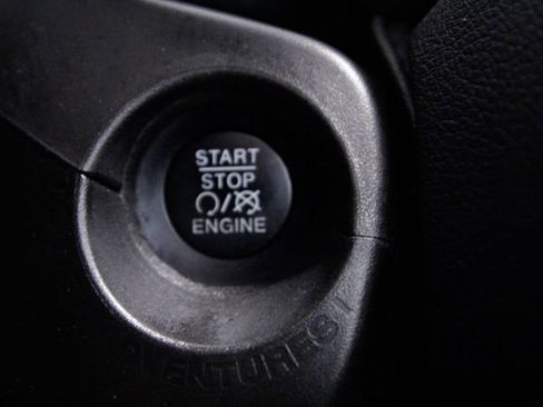 Used 2022 Jeep Renegade Latitude w/ Sun/Sound Group image 29