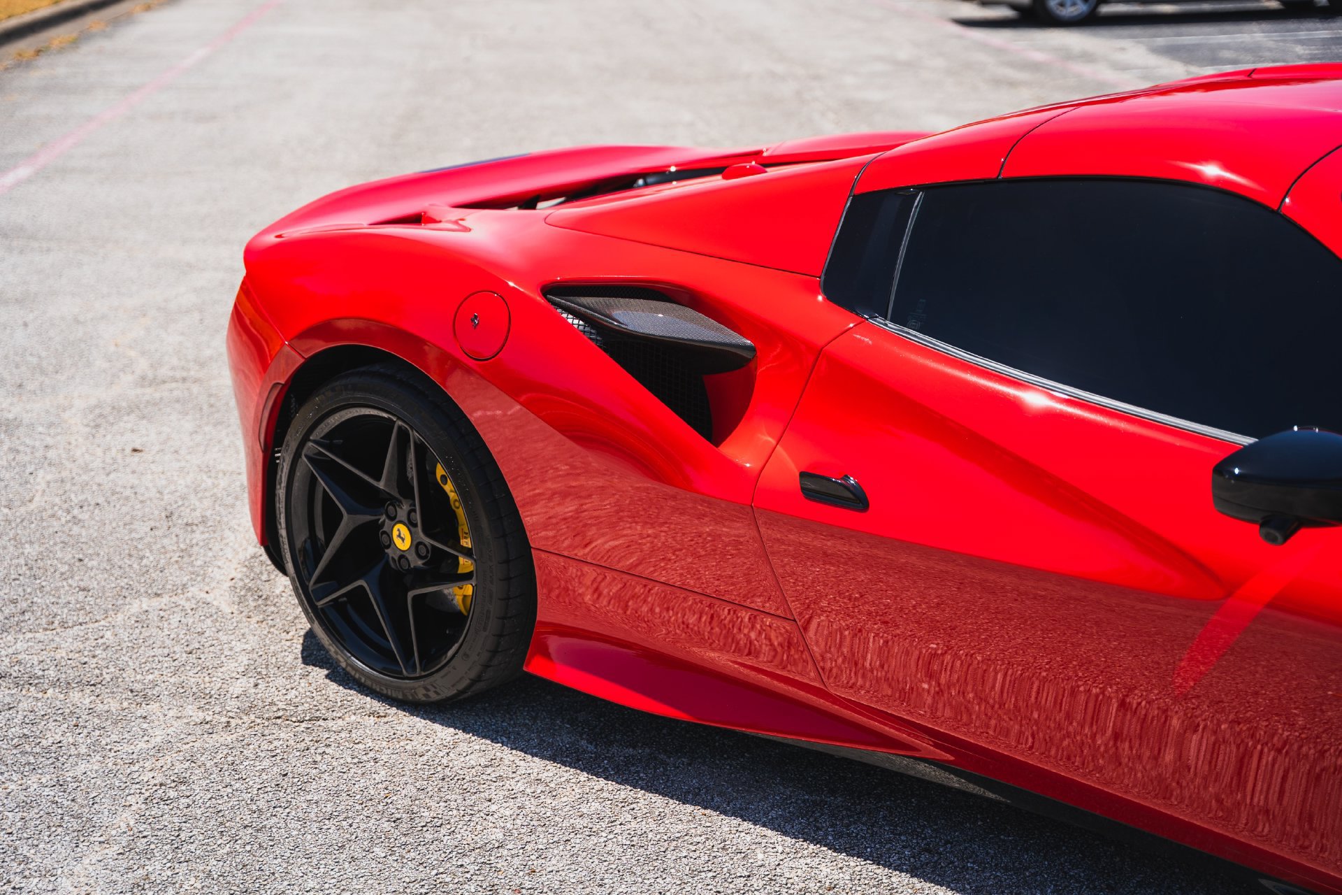 Used 2021 Ferrari F8 Tributo RWD image 33