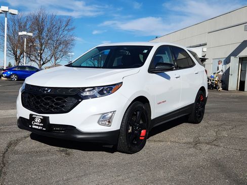 Used 2019 Chevrolet Equinox LT image 2