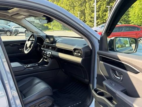 Used 2024 Honda Pilot Touring image 29