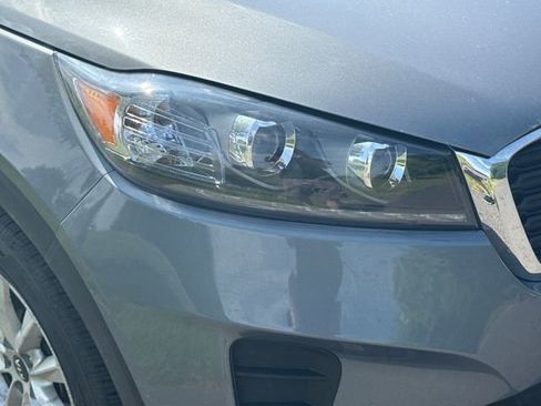 Used 2020 Kia Sorento LX AWD/4WD image 12