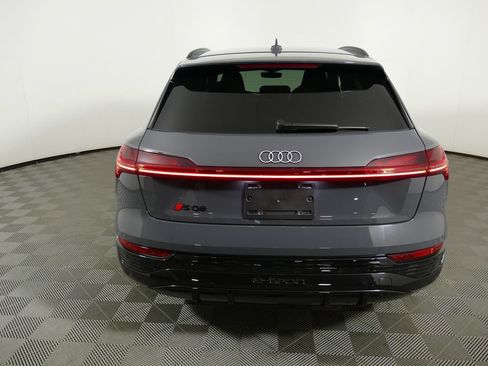 Used 2024 Audi Q8 e-tron Prestige AWD/4WD image 4
