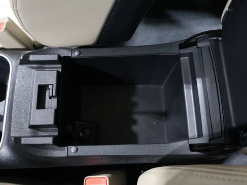 Used 2024 Subaru Legacy Limited image 34