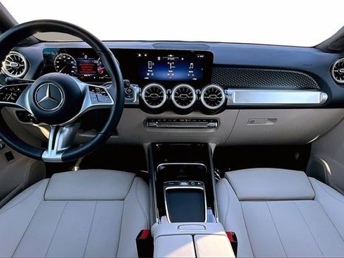 Certified 2025 Mercedes-Benz GLB 250 4MATIC image 10