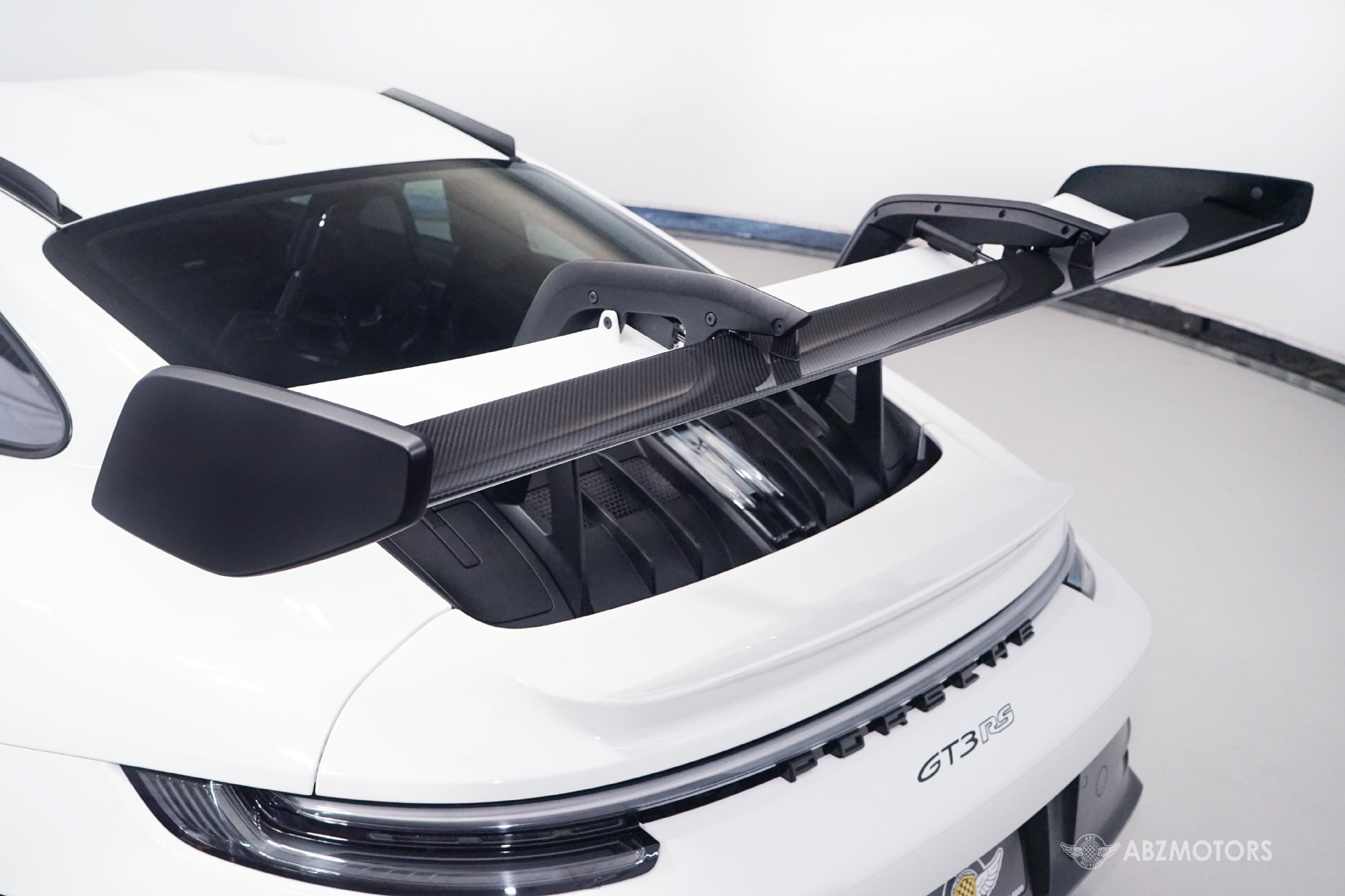 Used 2024 Porsche 911 GT3 RS RWD image 8