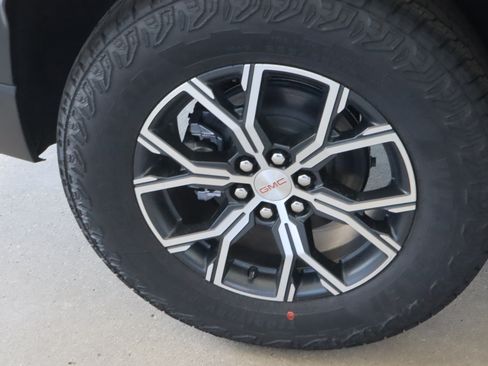 New 2026 GMC Acadia AT4 w/ Luxury Package AWD/4WD image 17