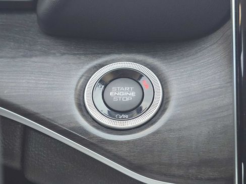 Used 2023 Jeep Grand Cherokee L Limited w/ Rear Seat Video Group I AWD/4WD image 35