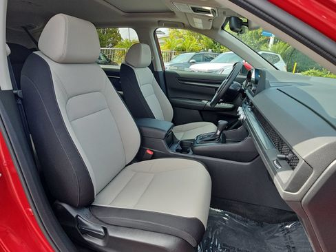 Used 2023 Honda CR-V EX image 10