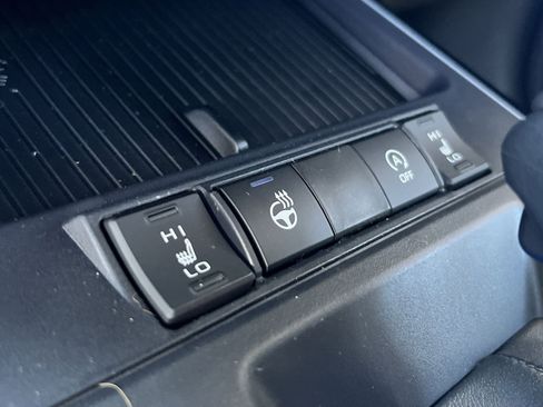 New 2026 Toyota Corolla Cross XLE image 25