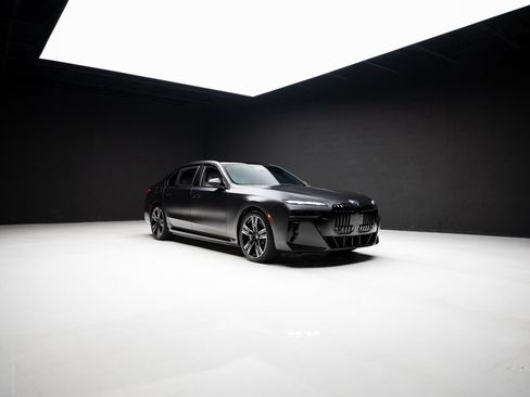 Used 2023 BMW i7 xDrive60 AWD/4WD image 86