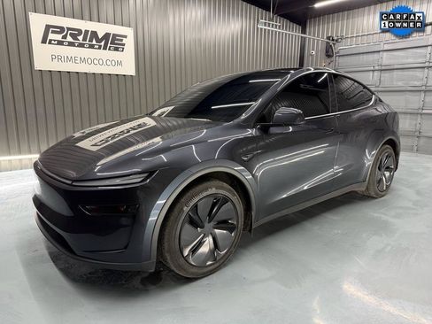 Used 2026 Tesla Model Y Long Range AWD/4WD image 1