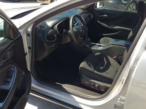 Used 2019 Chevrolet Malibu LT FWD image 6