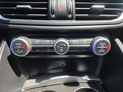 Used 2017 Alfa Romeo Giulia AWD w/ Sport Appearance Package image 10