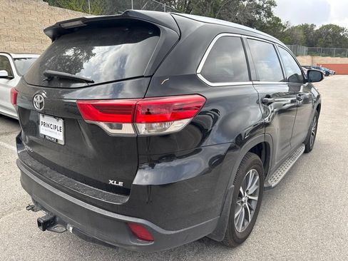 Used 2019 Toyota Highlander XLE FWD image 8