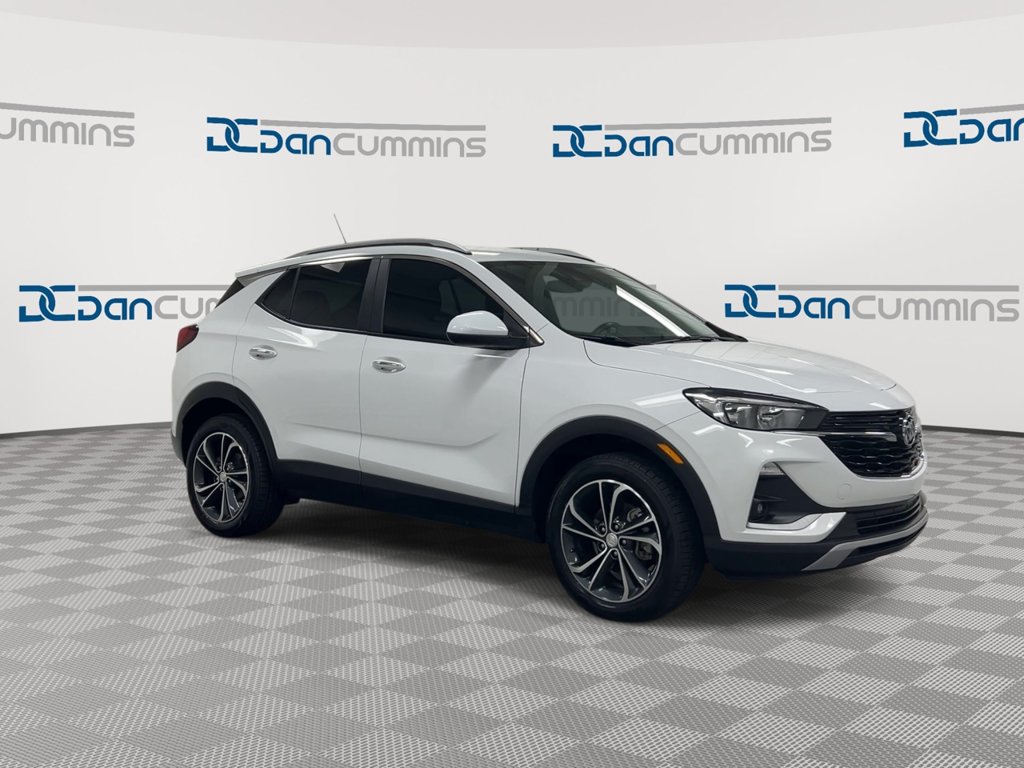 Used 2023 Buick Encore GX Select w/ Safety Package II AWD/4WD image 2