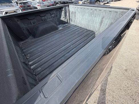 Used 2022 Chevrolet Silverado 1500 High Country RWD image 11