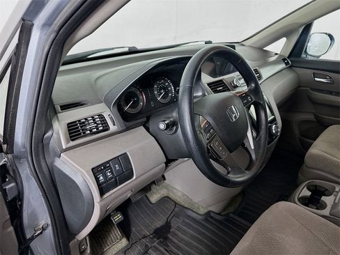 Used 2016 Honda Odyssey SE image 9