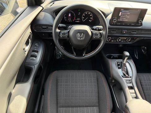 Used 2023 Honda HR-V Sport image 17