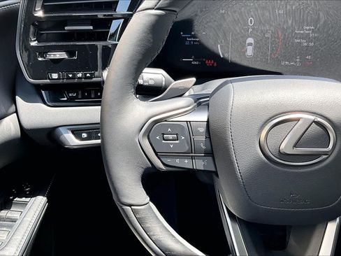 Used 2025 Lexus RX 350 Premium w/ Accessory Package AWD/4WD image 24
