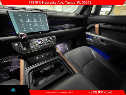 Used 2023 Land Rover Defender 90 X image 29