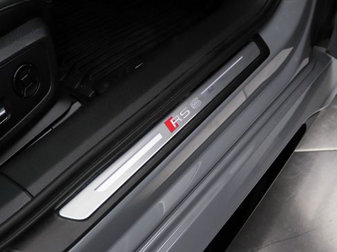 Used 2021 Audi RS 6 w/ Executive Package AWD/4WD image 21