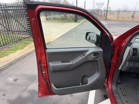 Used 2012 Nissan Frontier SV w/ Sport Appearance Pkg image 23