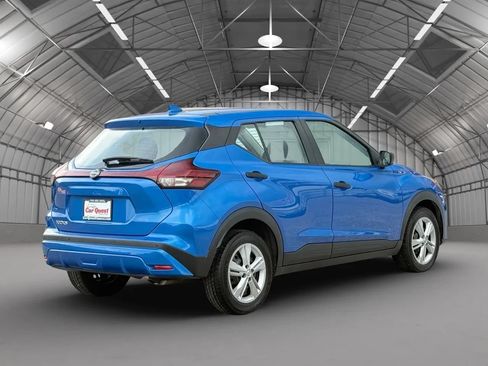 Used 2022 Nissan Kicks S FWD image 7