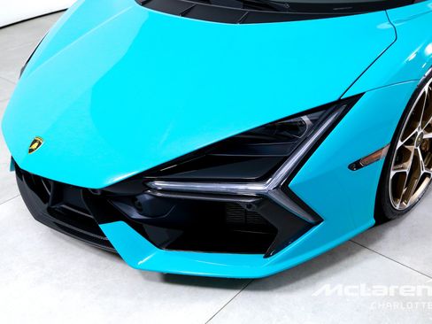 Used 2025 Lamborghini Revuelto AWD/4WD image 32