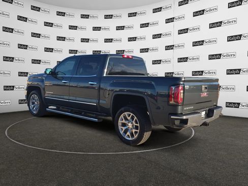 Used 2018 GMC Sierra 1500 SLT w/ SLT Premium Package image 4