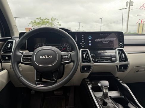 Used 2023 Kia Sorento S w/ Panoramic Sunroof Package AWD/4WD image 21