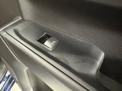 Used 2020 Chevrolet Silverado 1500 Custom w/ Custom Value Package RWD image 17