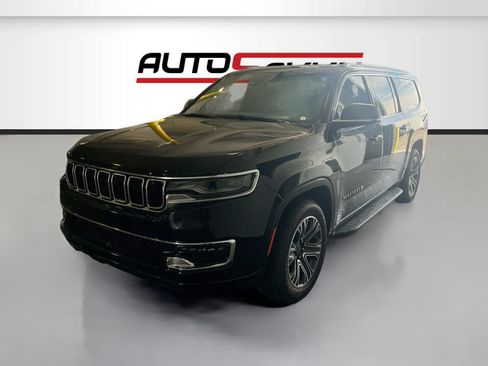 Used 2025 Jeep Wagoneer L 4WD image 3