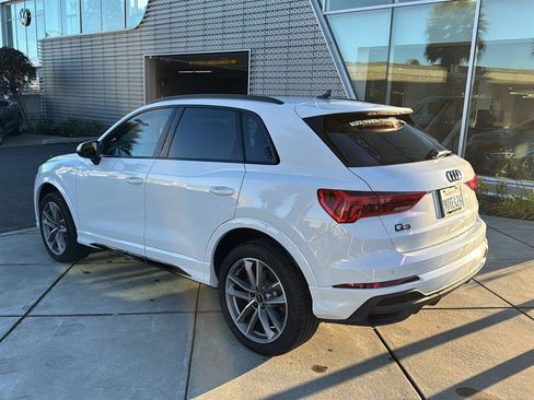 Used 2025 Audi Q3 2.0T Premium w/ Convenience Package image 8