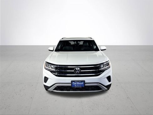 Used 2023 Volkswagen Atlas Cross Sport SE w/ Panoramic Sunroof Package image 3