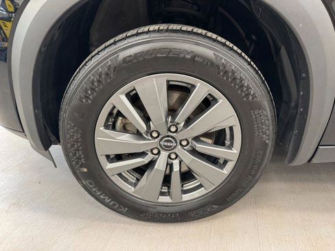 Used 2024 Nissan Pathfinder SV image 31