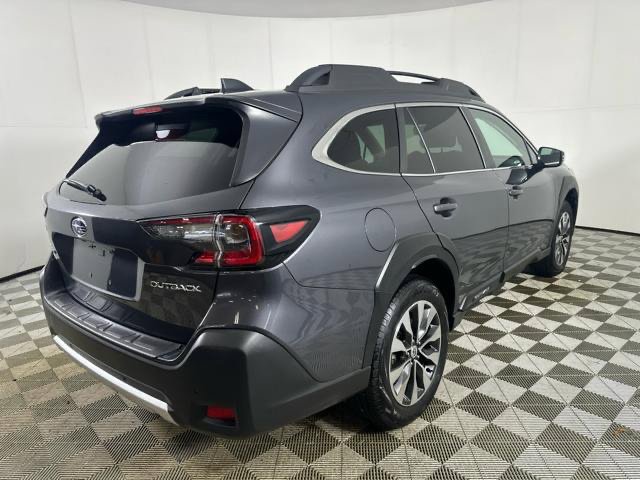 Used 2025 Subaru Outback Limited AWD/4WD image 7