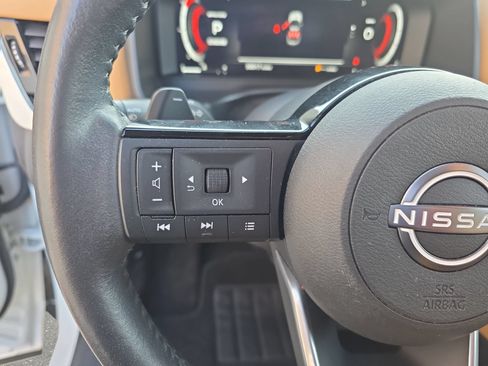 Used 2023 Nissan Rogue Platinum w/ Platinum Premium Package FWD image 17