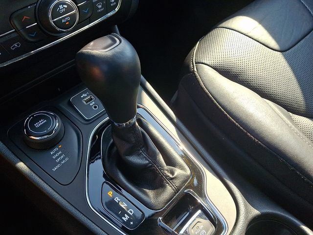 Used 2020 Jeep Cherokee Limited AWD/4WD image 15