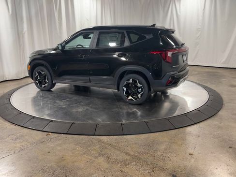 Certified 2025 Kia Seltos S image 7