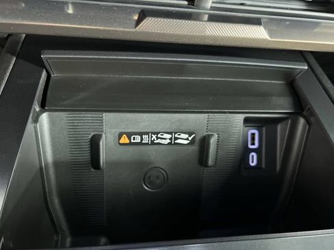Certified 2025 GMC Hummer EV 3X w/ LPO, Sport Package AWD/4WD image 36