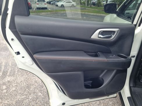 Used 2020 Nissan Pathfinder SV w/ Rock Creek Edition FWD image 14