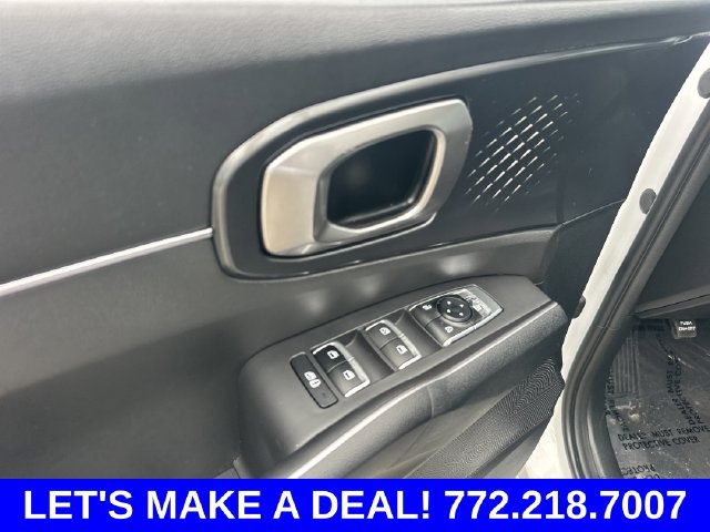 Used 2023 Kia Sorento LX FWD image 14