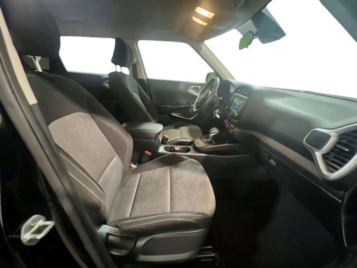 Used 2020 Kia Soul S FWD image 19