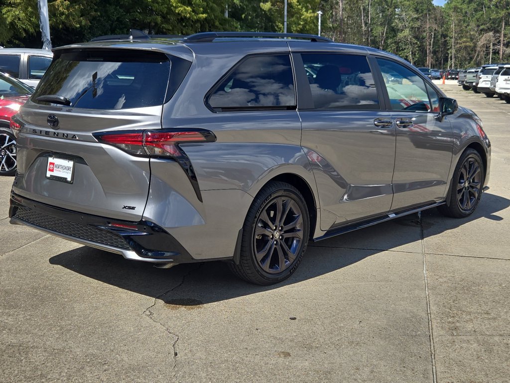 Used 2026 Toyota Sienna XSE FWD image 8