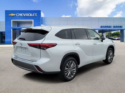 Used 2022 Toyota Highlander Platinum