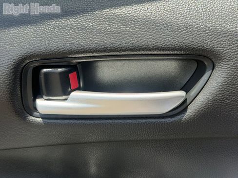 Used 2025 Toyota Corolla SE FWD image 19
