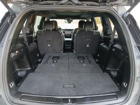 Used 2024 Jeep Grand Cherokee L Limited w/ Luxury Tech Group II image 40