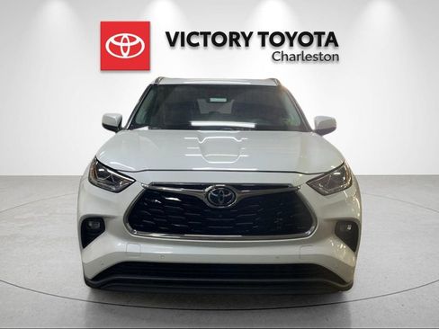 Used 2022 Toyota Highlander Limited AWD/4WD image 8
