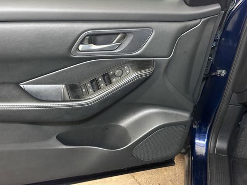 Used 2024 Nissan Rogue SV image 22