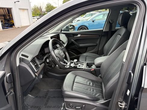 Used 2023 Audi Q5 2.0T Premium Plus w/ Premium Plus Package AWD/4WD image 13